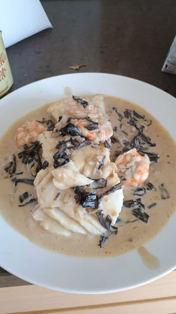 Bacalao fresco con trompeta negra y langostinos de Sanlúcar
